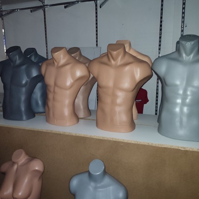 Manekiny sklepowe torsy