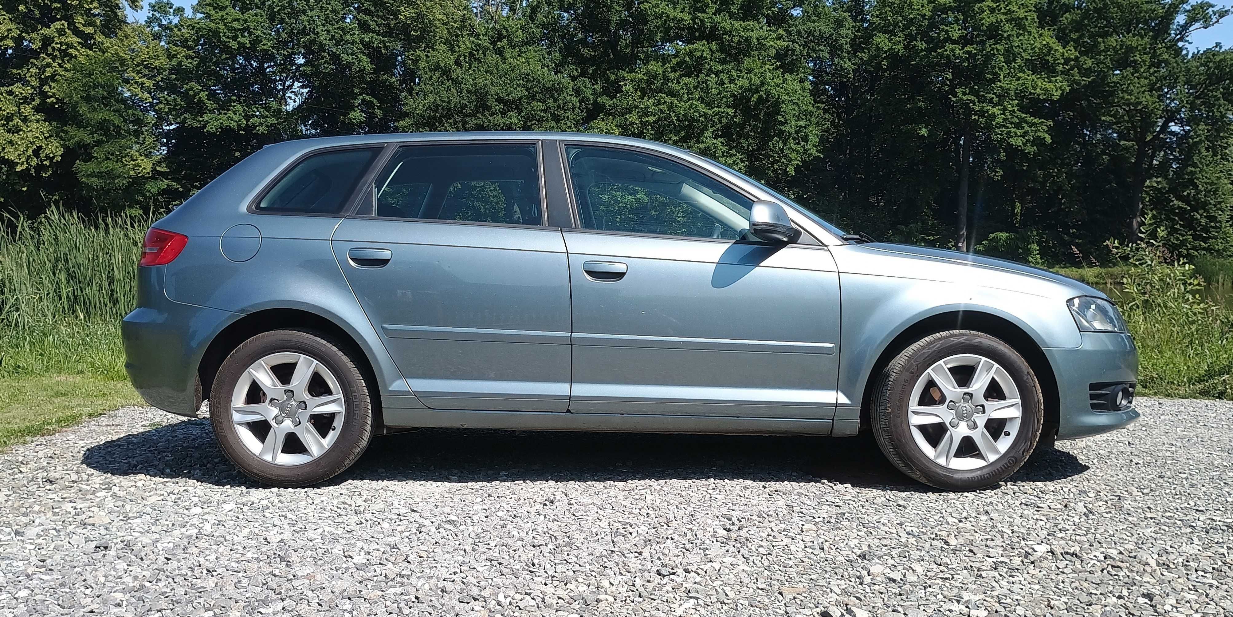 Audi A3 Sportback 1.6Mpi 102KM