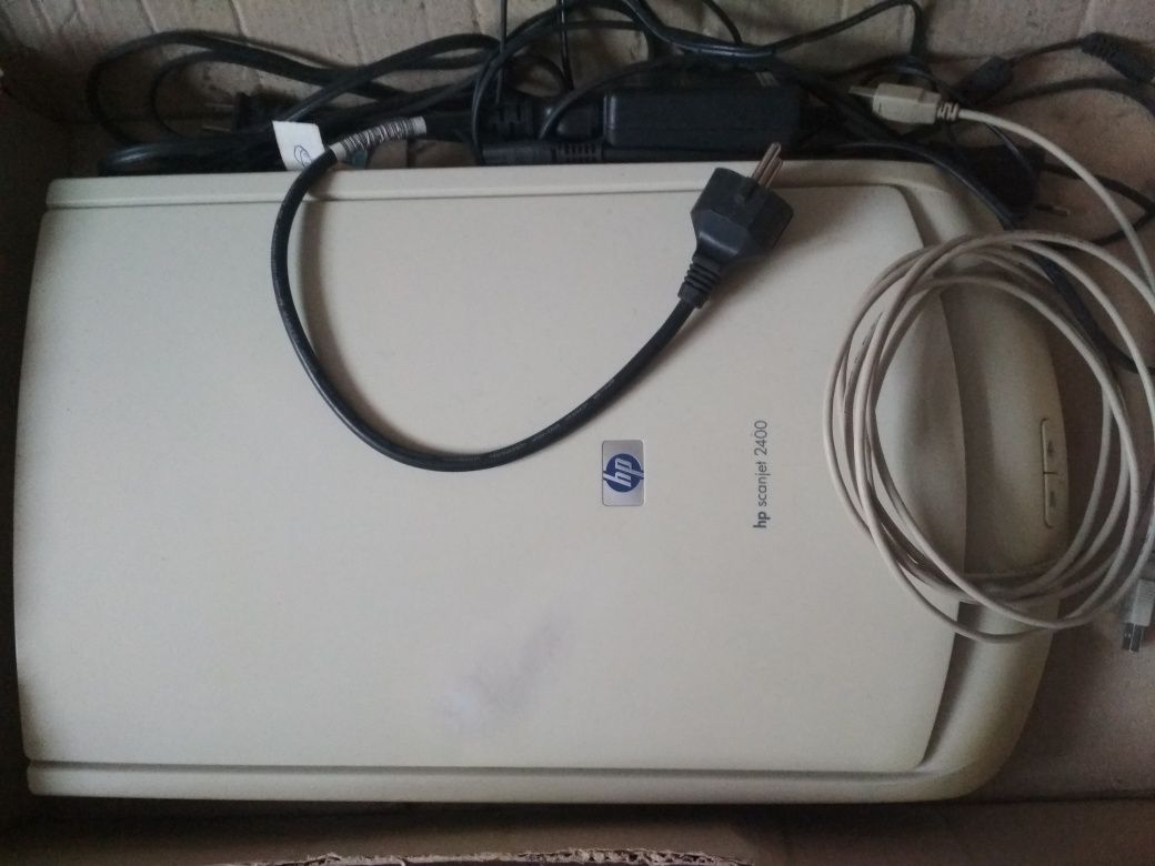 Сканер HP Scanjet 2400