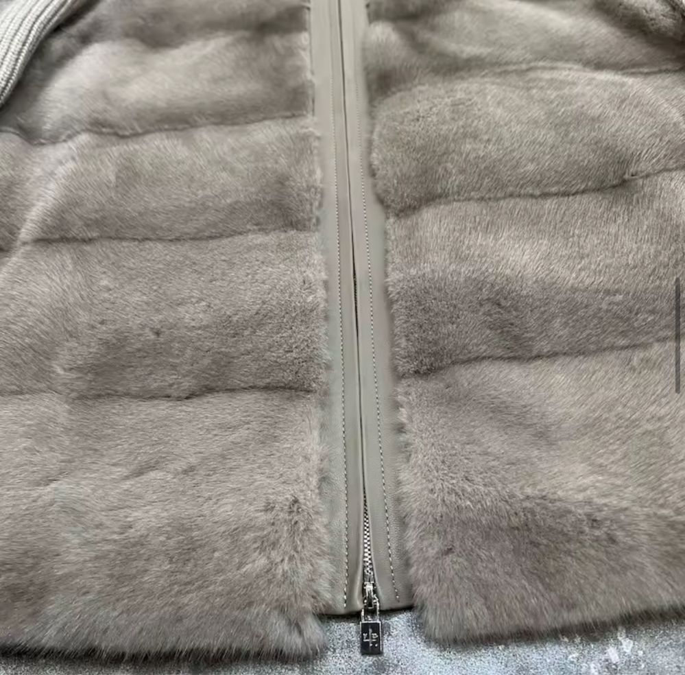 Loro Piana naturalne futro z norek.