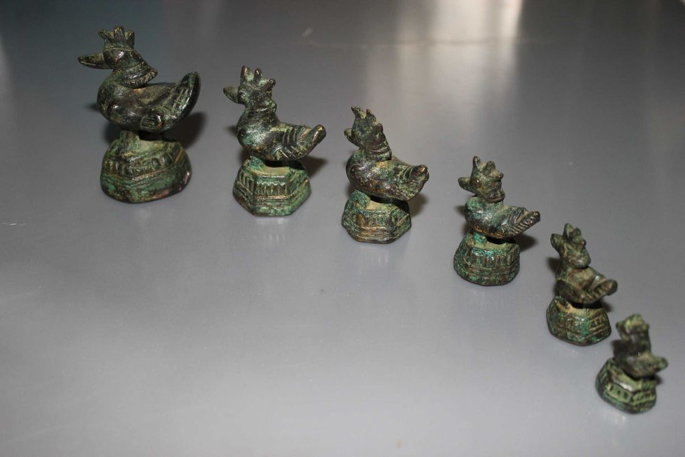 Odważniki do ważenia opium. Daleki Wschód, początek XVIII wieku.