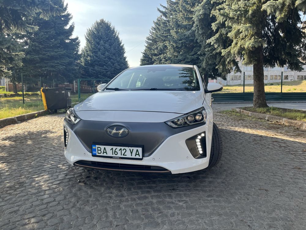 Hyundai ioniq.