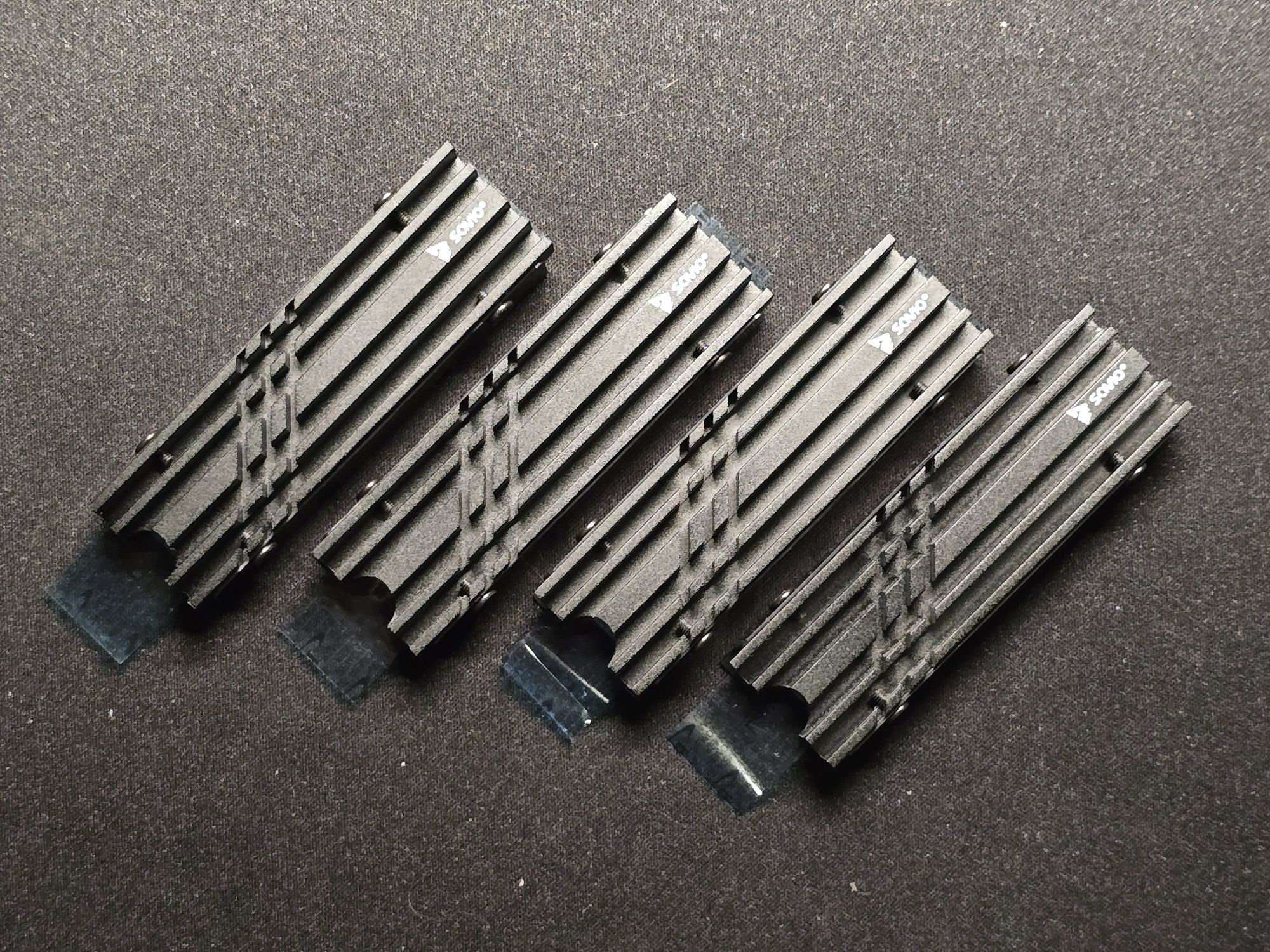 Adapter 4x NVMe PCI-e x16 z zestawem chłodzenia Savio AK-60