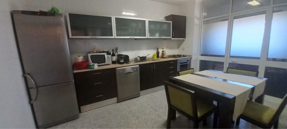 Quarto para alugar em T2
