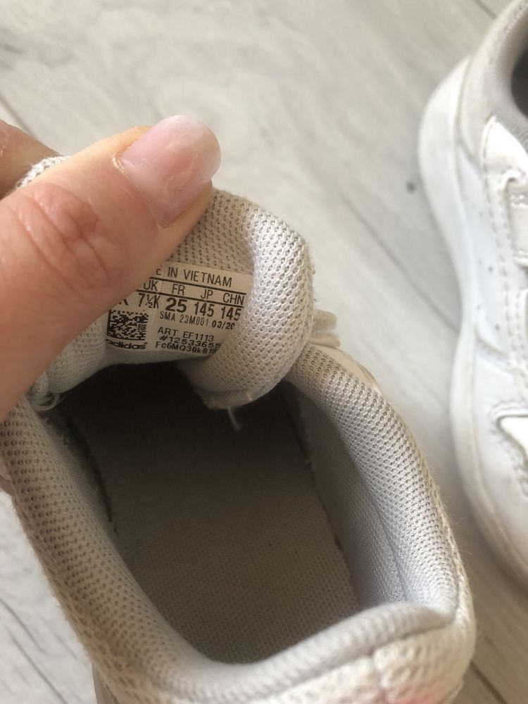 Adidaski dziewczęce r 25