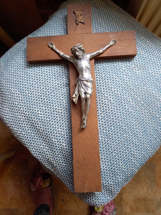 Krzyż pasyjny duży stary