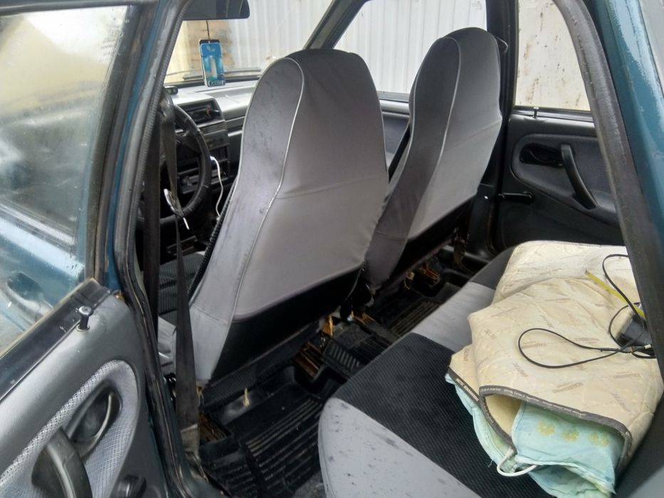 Ваз 2199 на повному ходу