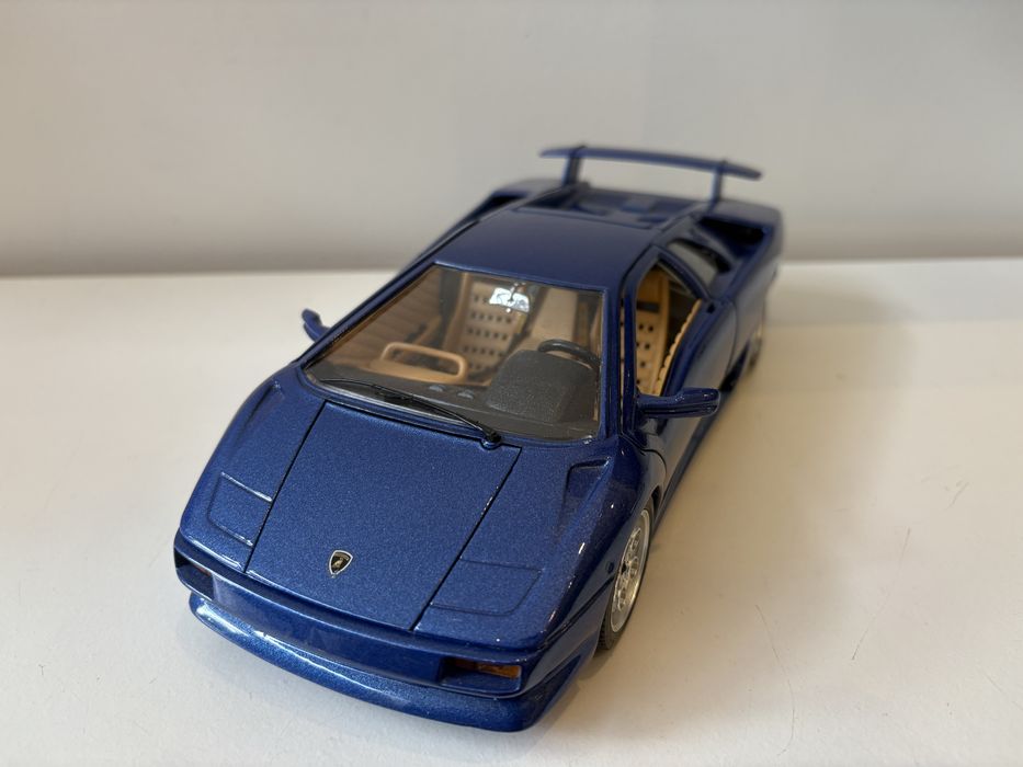 Model Lamborghini Diablo 1:18 BBurago Burago (maisto welly)