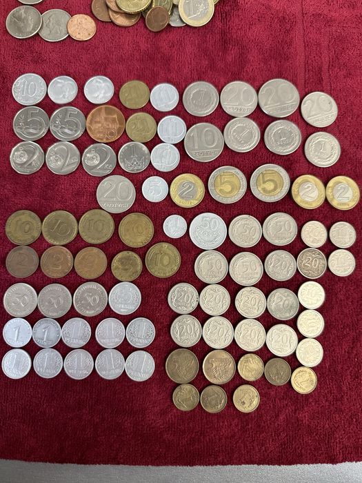 Монеты и житоны стран мира