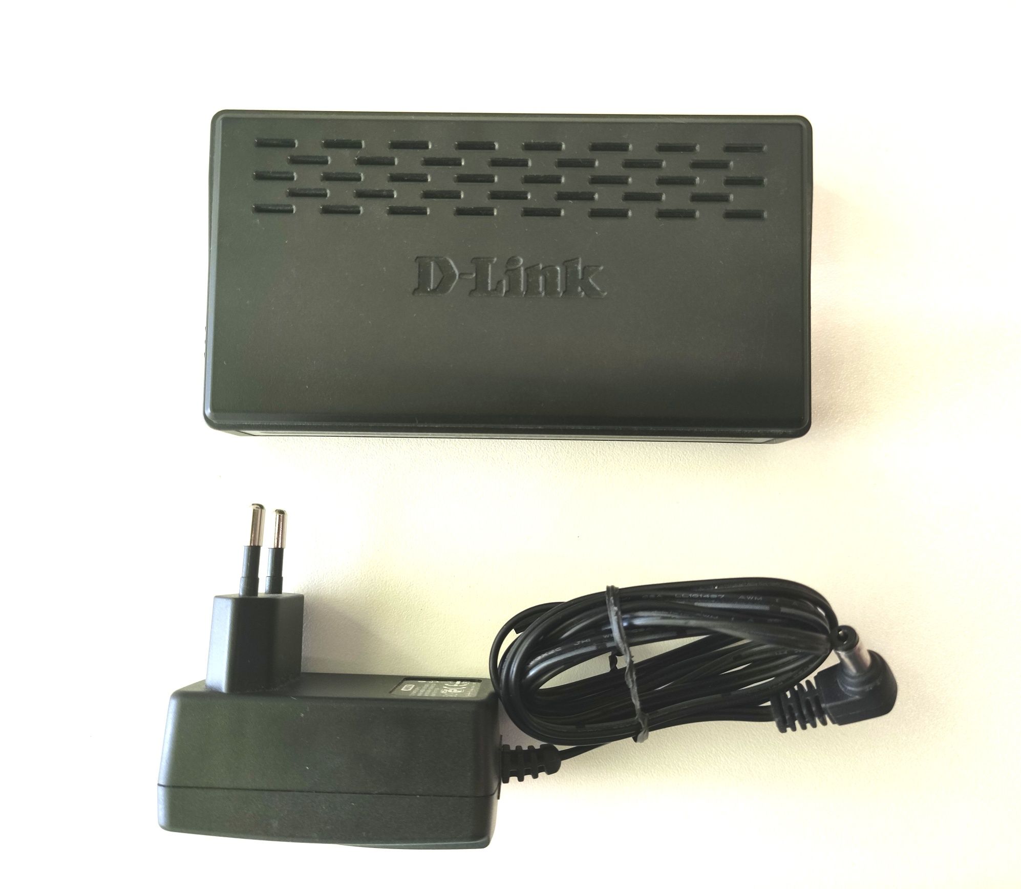 Комутатор D-Link DES-1008A
