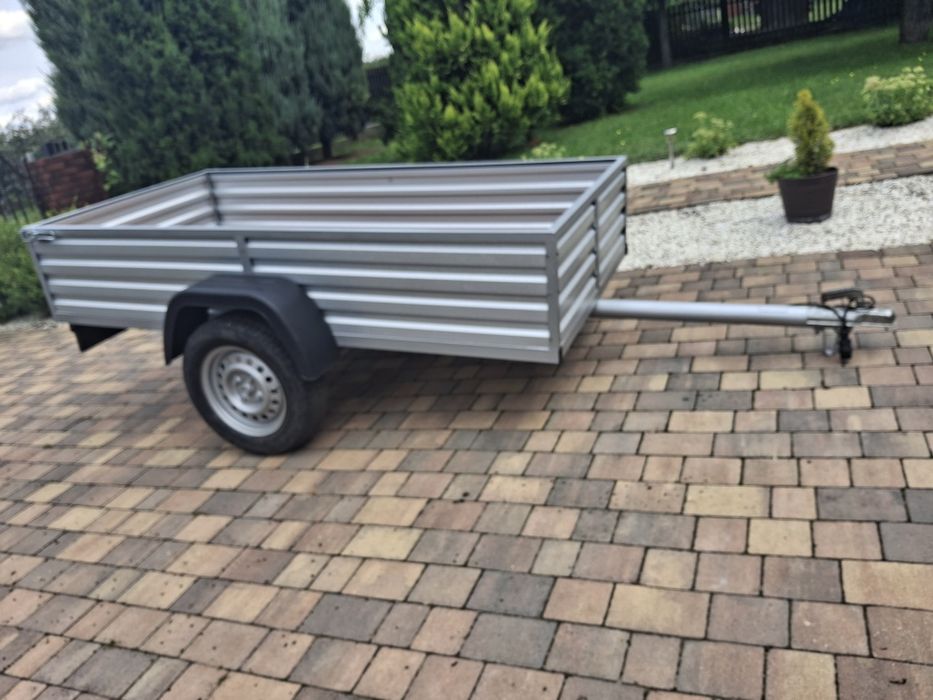 Przyczepka samochodowa