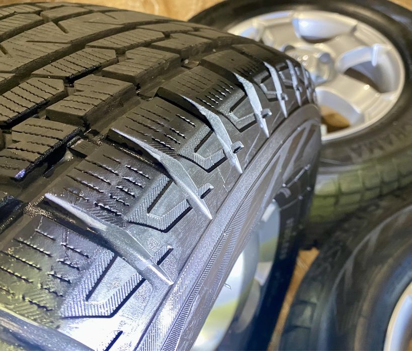 Продам комплект дисков с резиной TOYOTA LAND CRUISER 200 285/60 R18