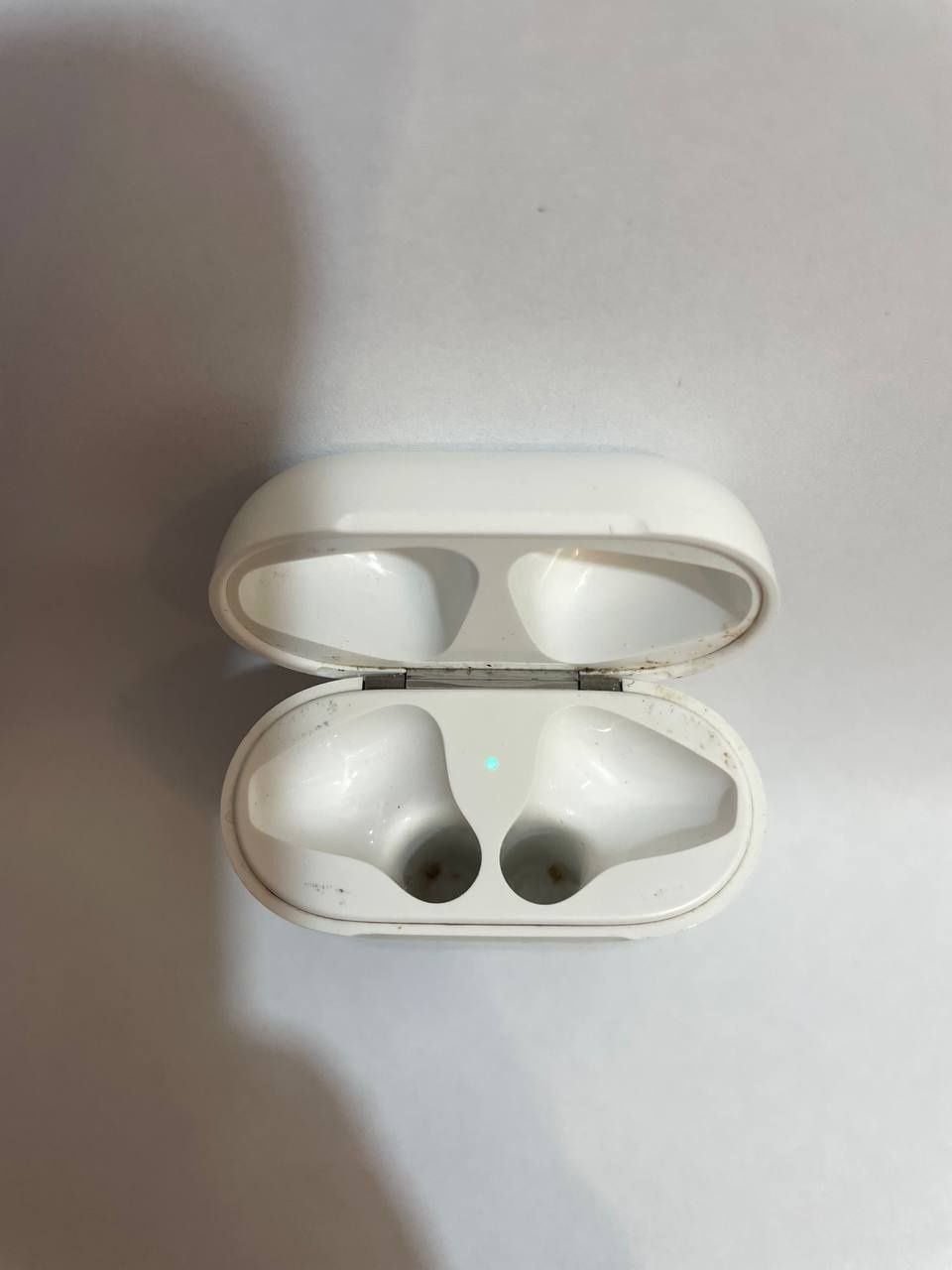 Зарядний кейс від AirPods