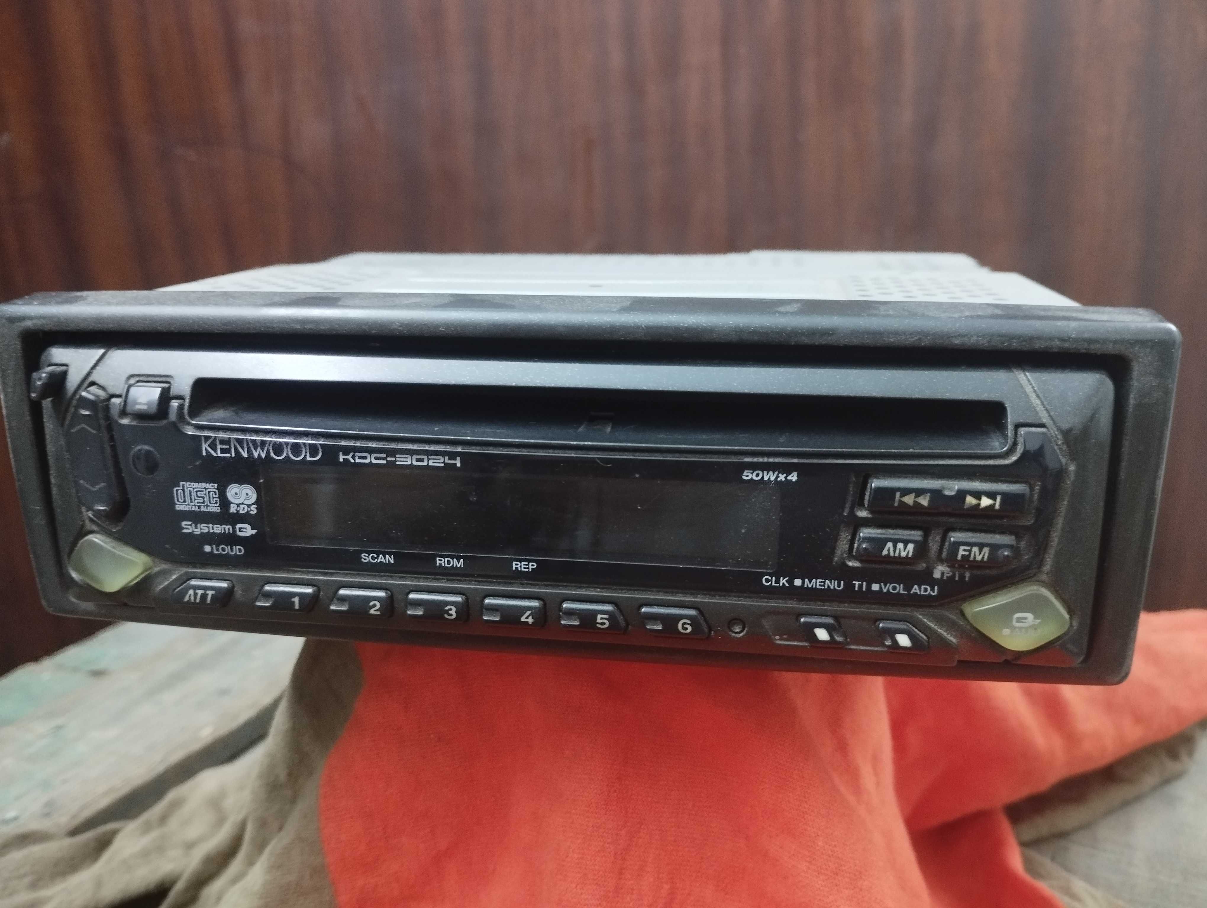 Auto-rádio Kenwood com cd