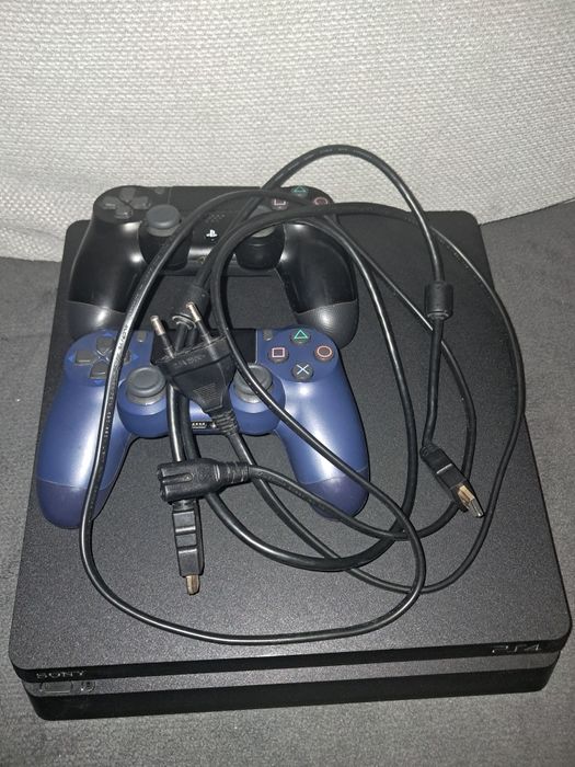 Продам Sony PlayStation 4