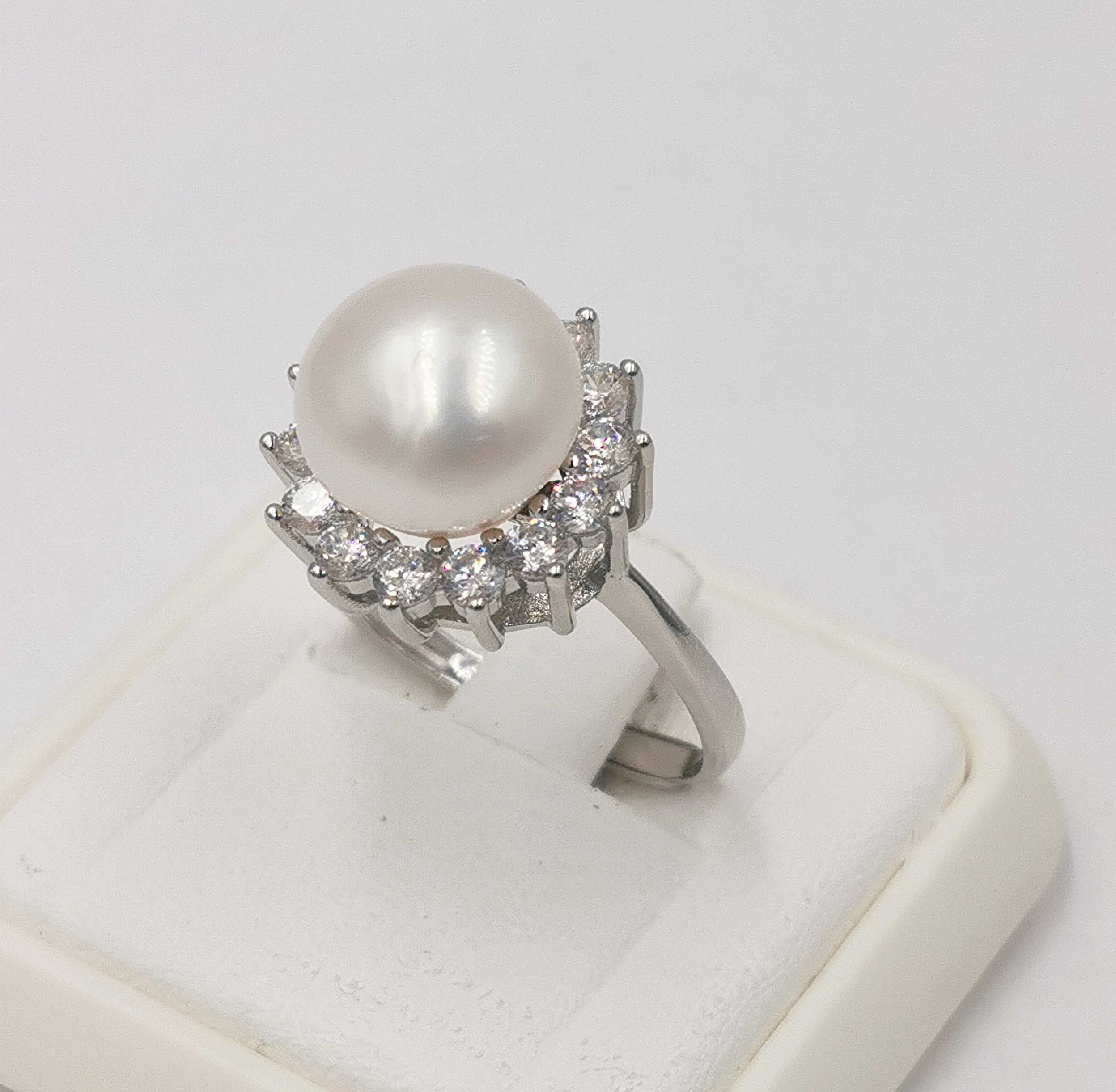 pierścionek srebro 925 perła 1,1 cm cyrkonie 4,7 g