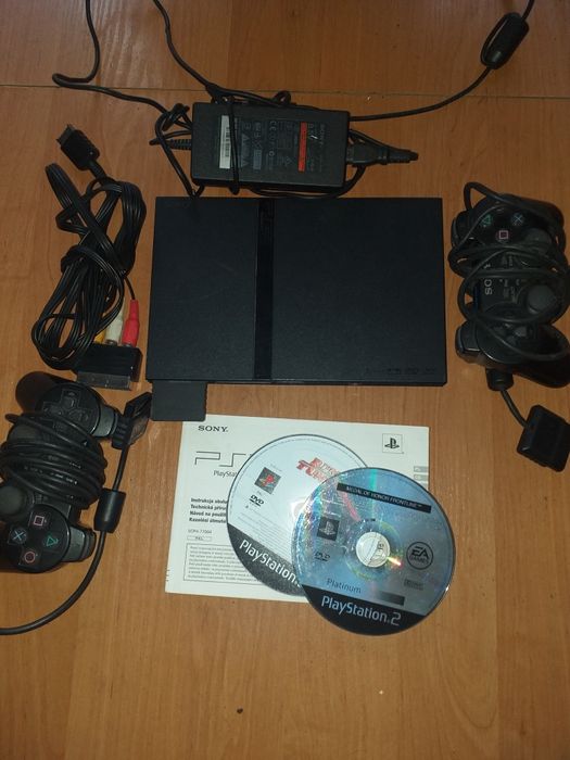 Ps2 slim komplet + 2 gry