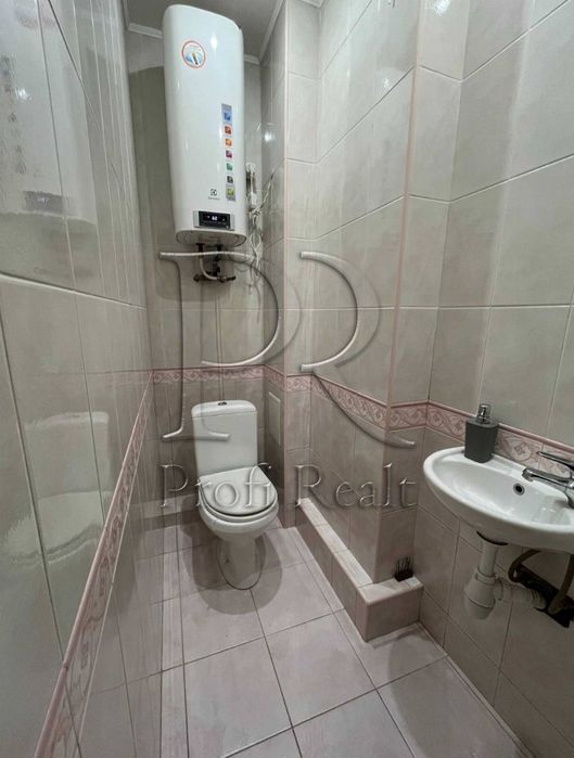 Продаж 2 кімн. квартири за адресою Смілянська 10/31 Волинська