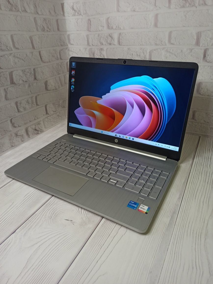 Ноутбук HP Laptop 15-dy2093dx I5-1135G7
