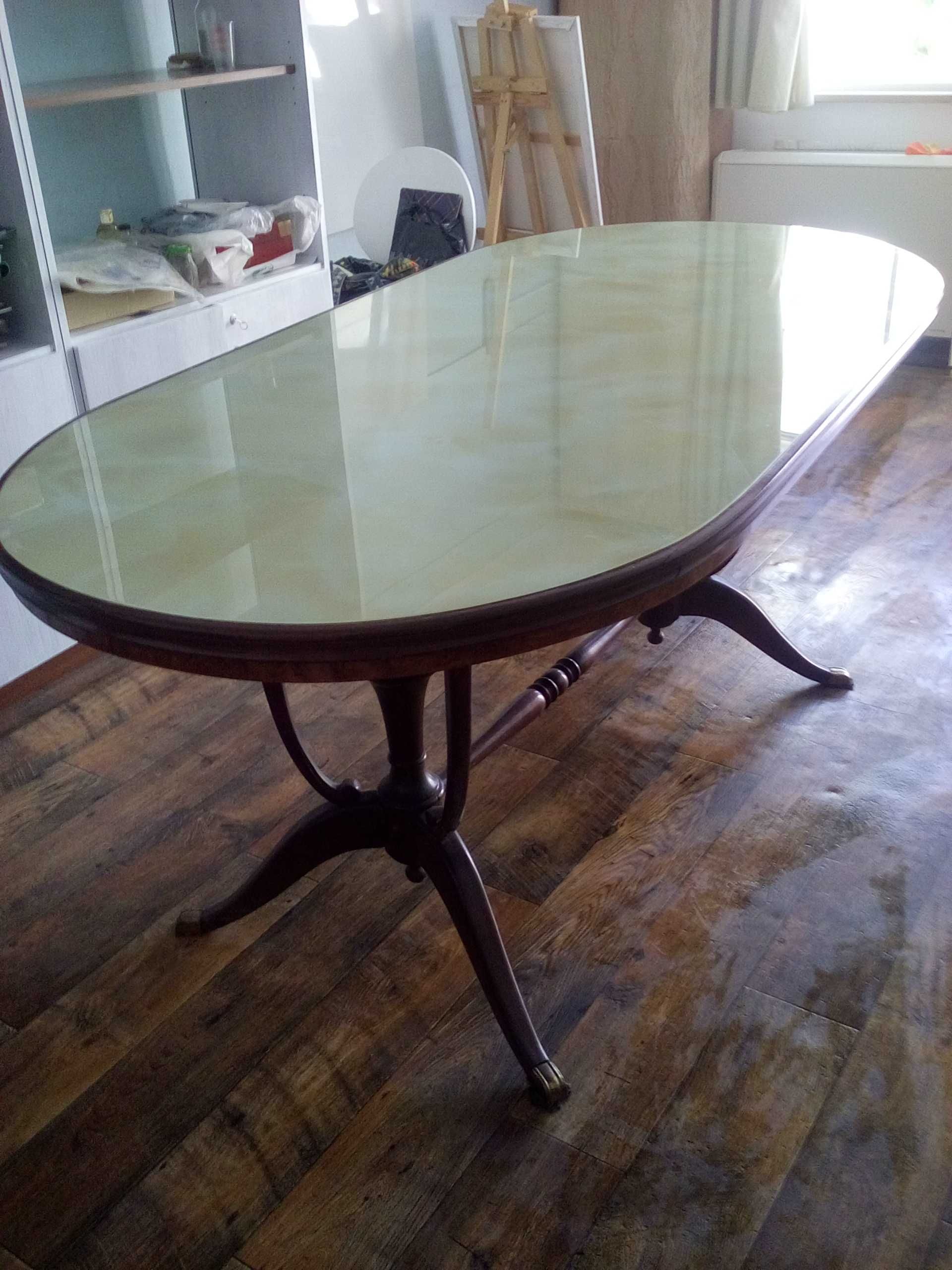Duży oryginalny stół