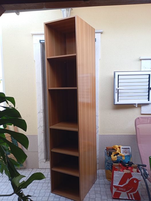 Dispenseiro em madeira