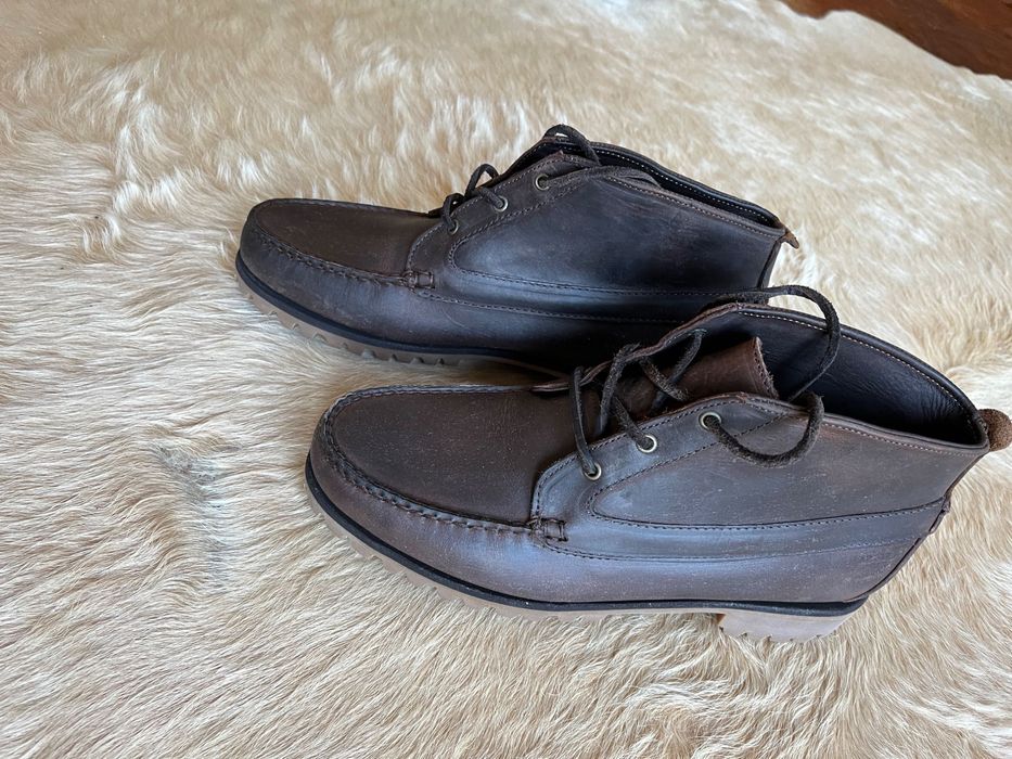 Botas Sebago em pele novas nunca usadas.