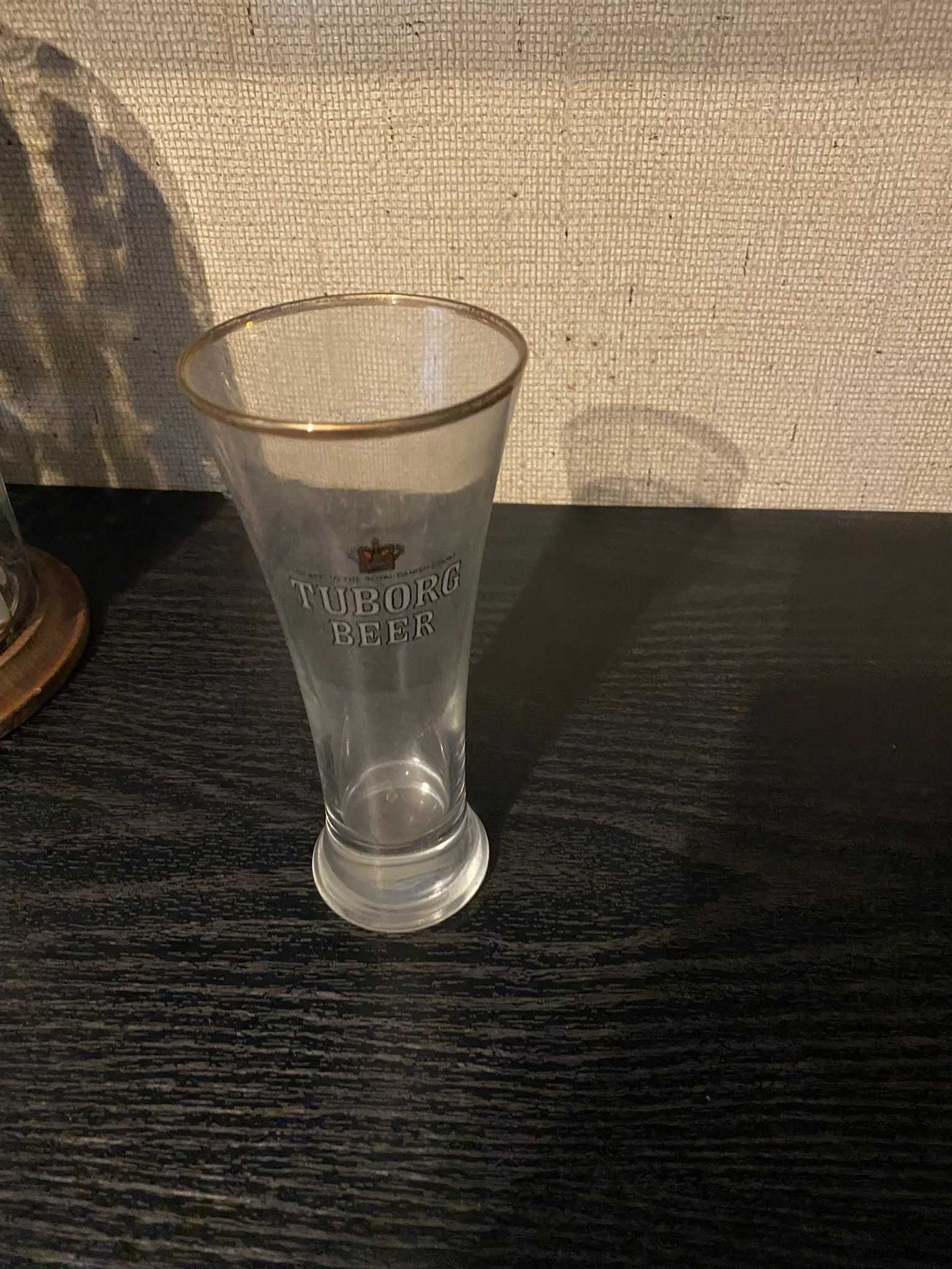 copo de cerveja tuborg