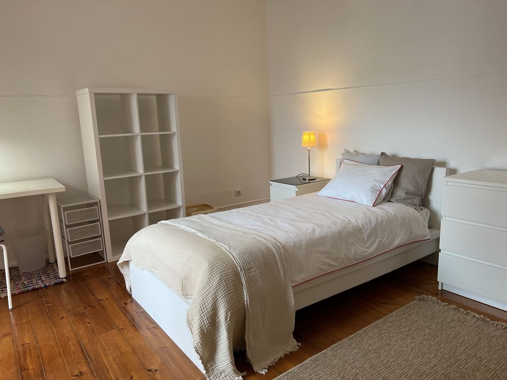 Quarto estudante rapariga