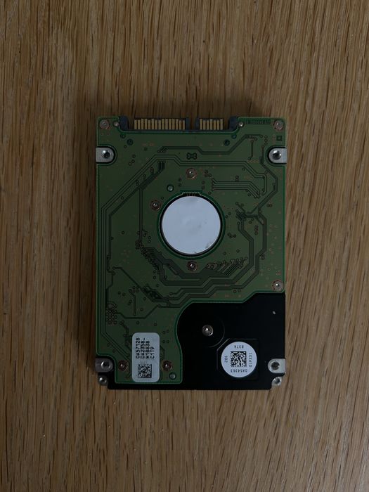 Dysk twardy Hitachi 320 GB 2.5” SATA – 100% sprawny