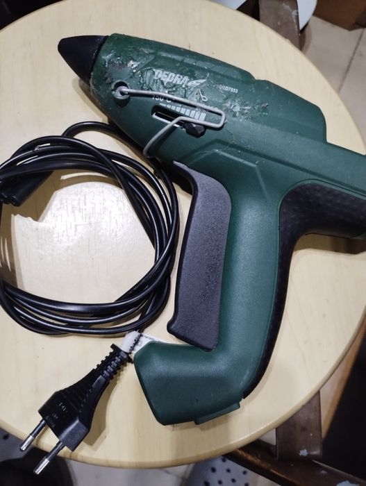 Pistolet do kleju DEDRA