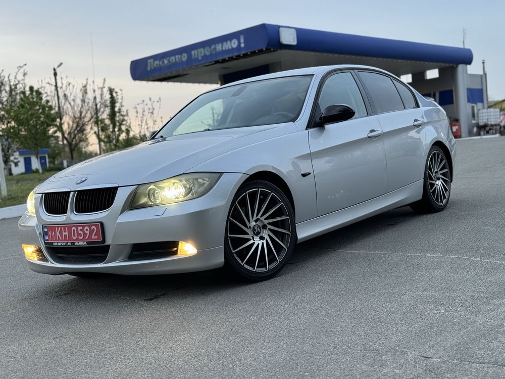 Продам BMW 3 series E90