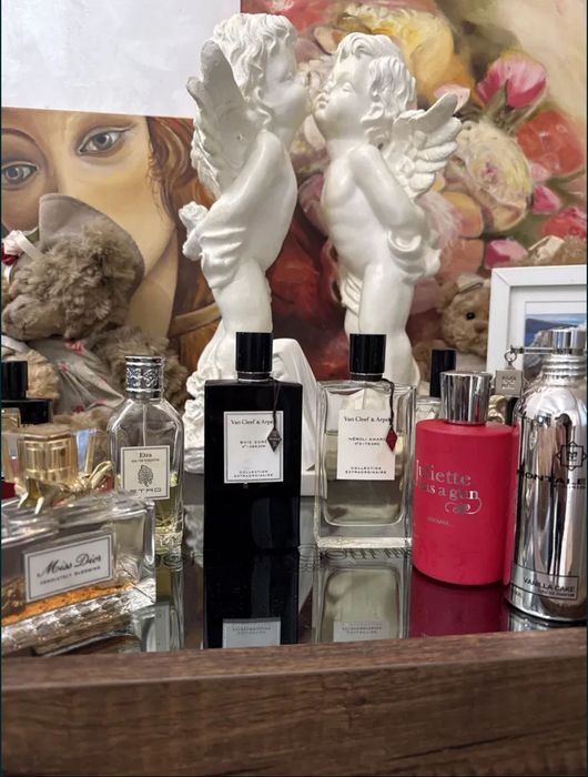 Van Cleef Bois Dore, Dolce, Etro, Juliette has a gun