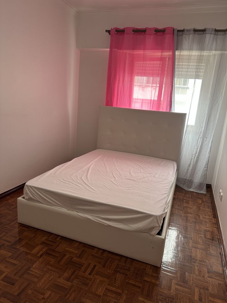 Arrendo quarto para senhoras