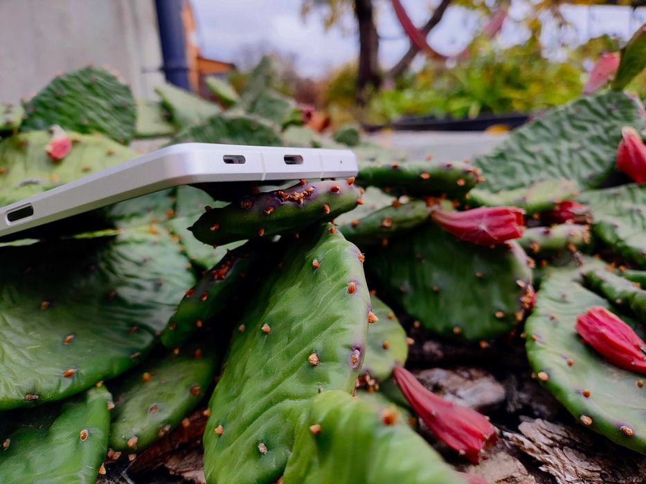 Ексклюзивний смартфон Sharp AQUOS R8 (2sim,STD-810,4570ma,6.4" 240гц)