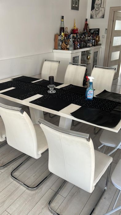 Krzesla jadalnia 8 sztuk
