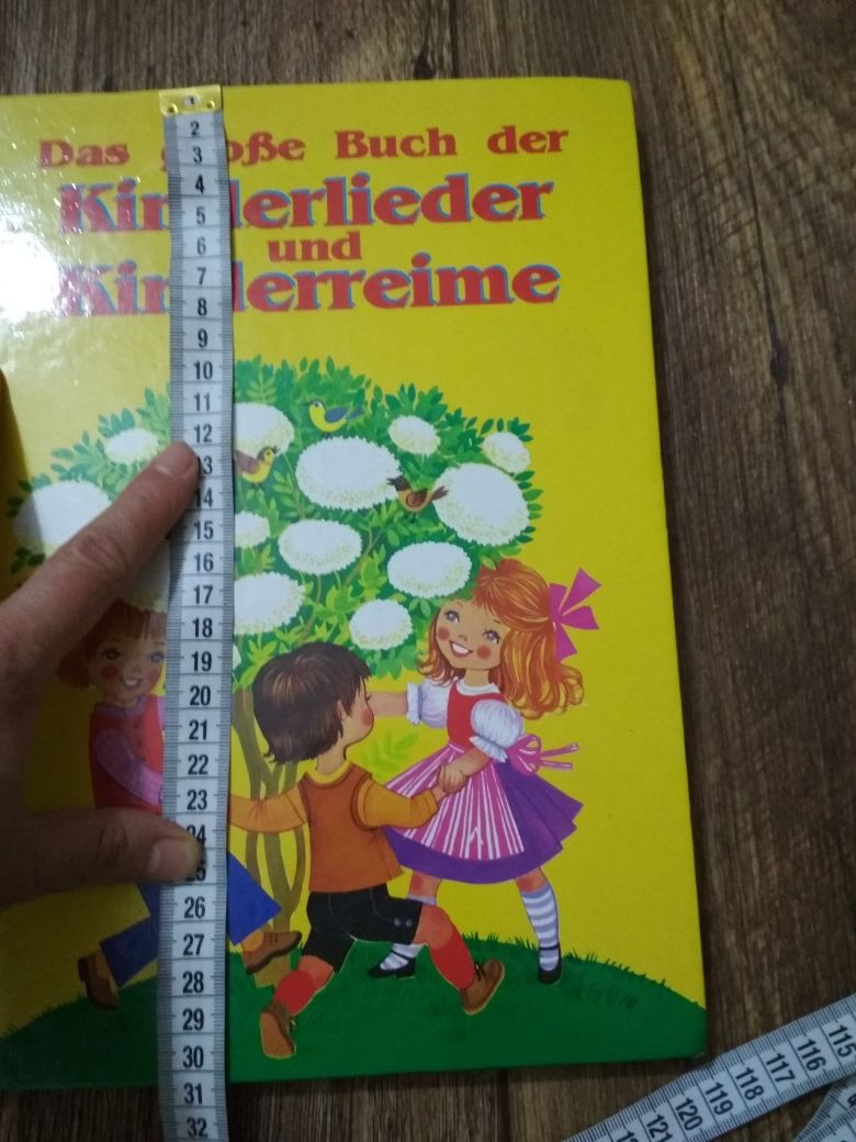 Книга дитячих віршів і пісень німецькою мовою, з нотами