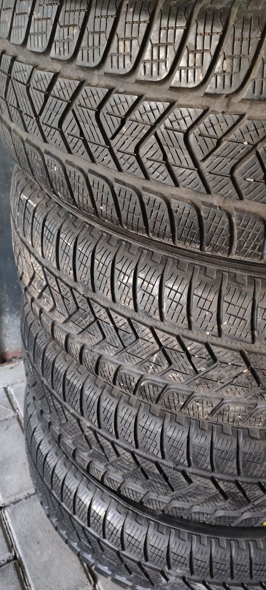 Opony Pirelli 215x65x17 scorpion