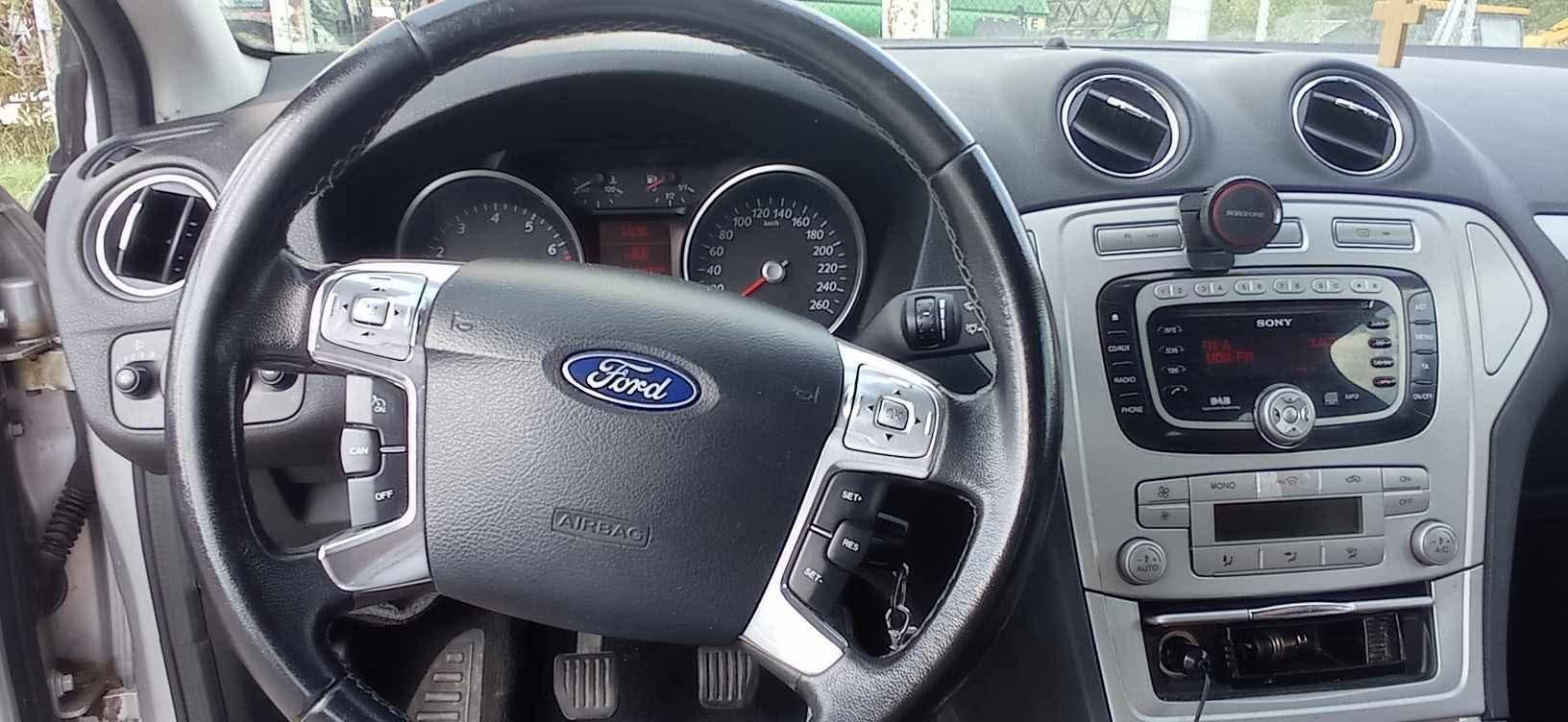 Ford Mondeo mk4.