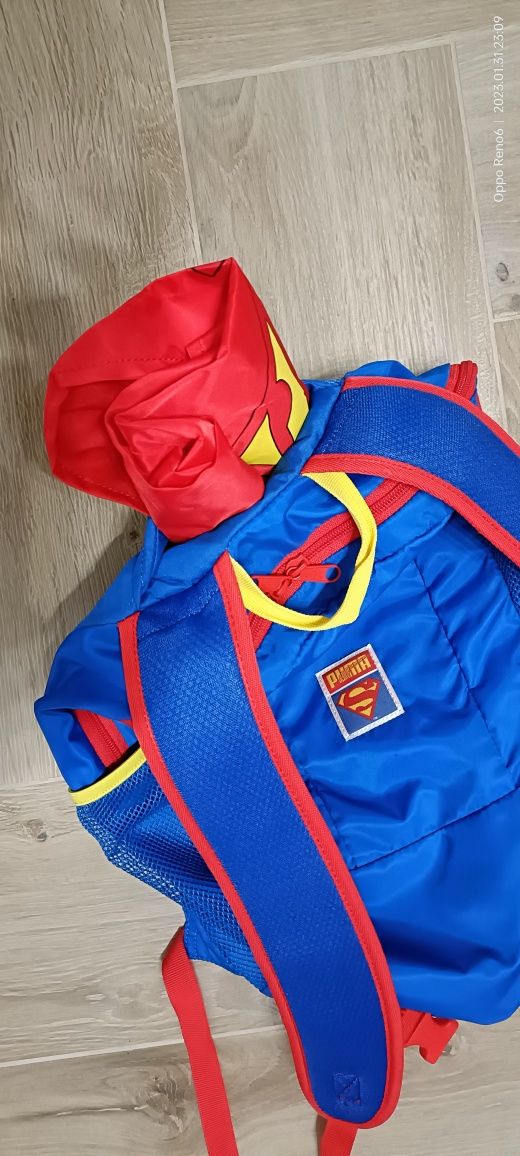 PUMA SuperMan plecak z chowaną peleryną stan jak nowy!