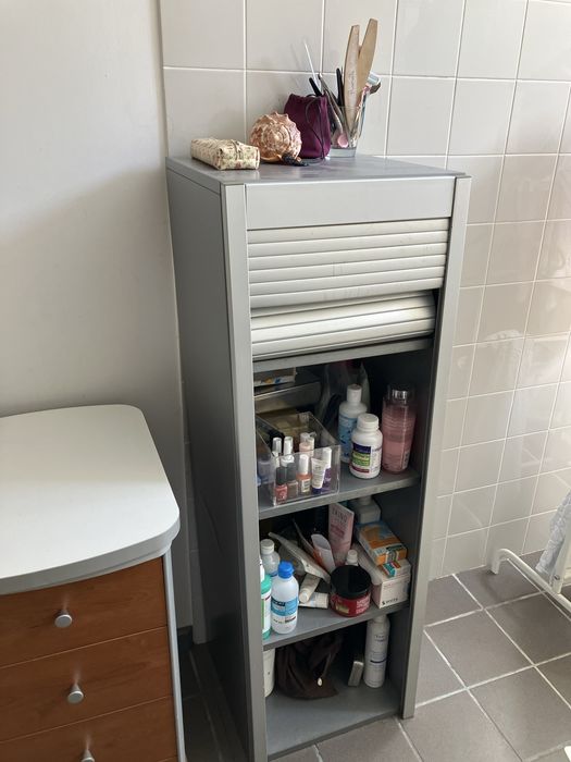 Movel com fecho de correr