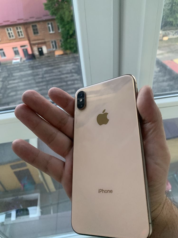 Iphone Xs max 64 Gold