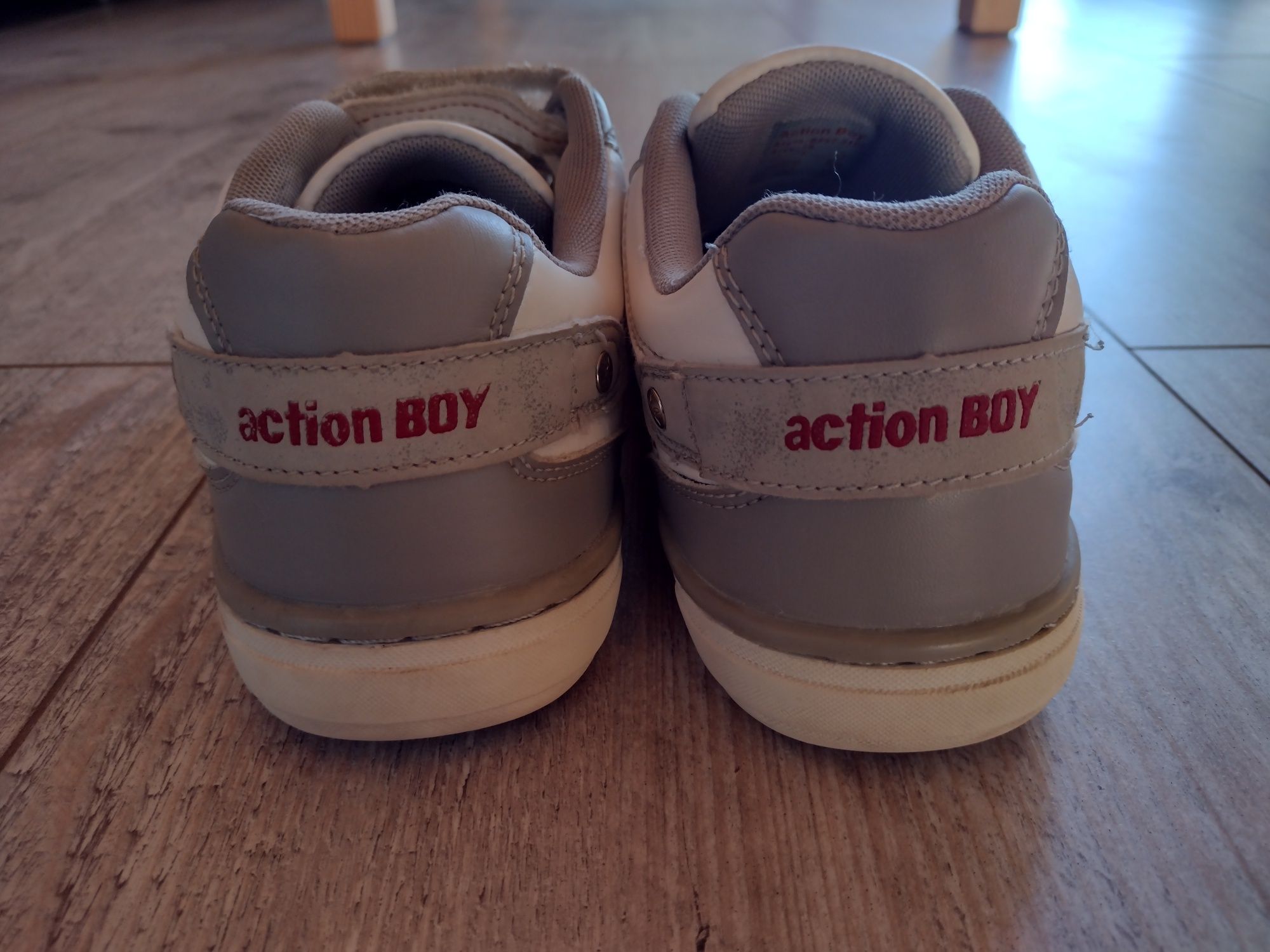 Sneakersy 39/24,5cm Action Boy CCC