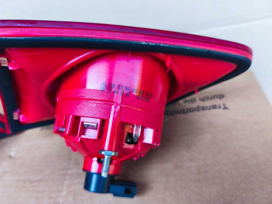 VW Passat B6 kombi lampa lampy w klapę ideał 3C9.945.093  3C9.945.094