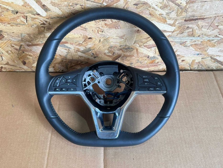 Volante multifunções Nissan Qashqai J11