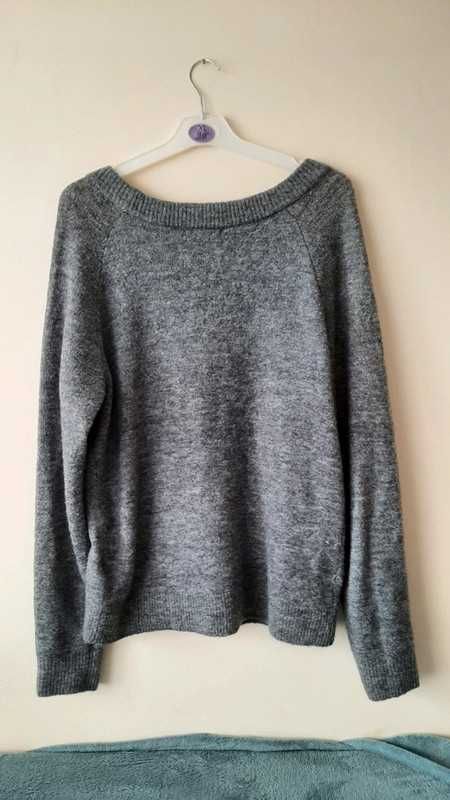Sweter z dekoltem V H&M rozmiar XS oversize