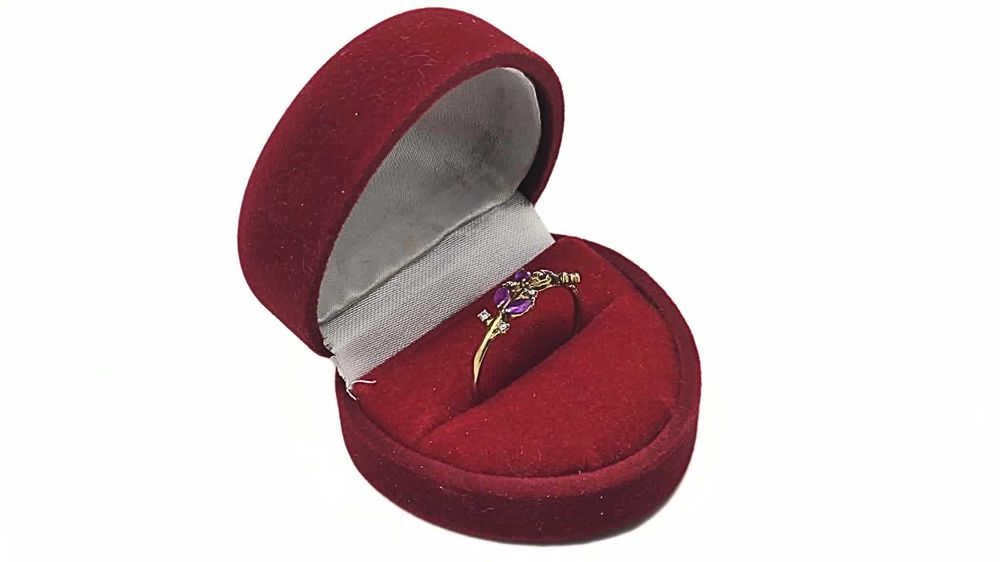 Złoty pierścionek z kwiecistym motywem 333 8k - 1,11g - r.17