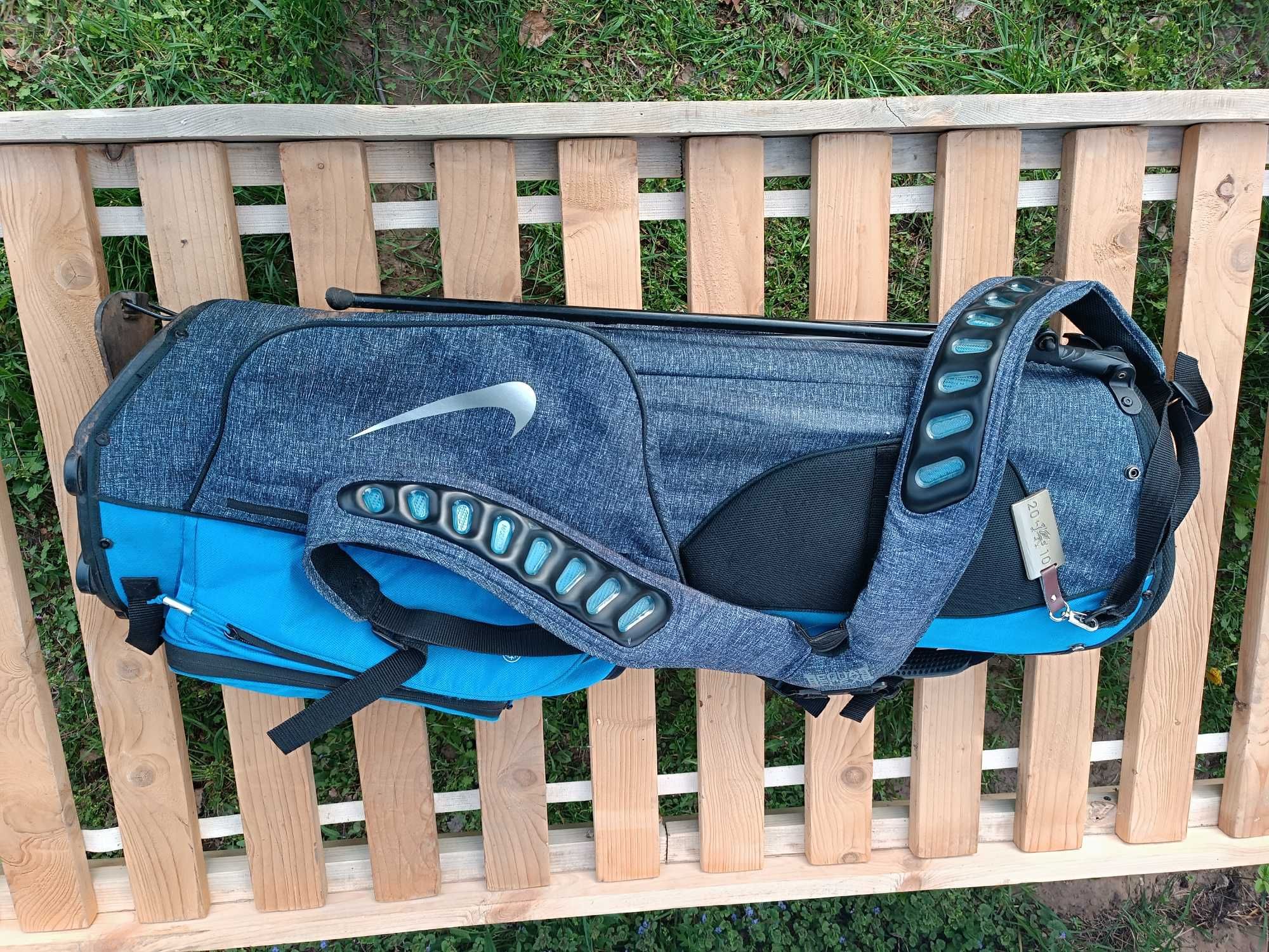 Nike Air Sport Carry III torba na kije golfowe