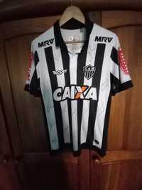 Atlético Mineiro 2017/2018 assinada pela equipa. Tamanho M