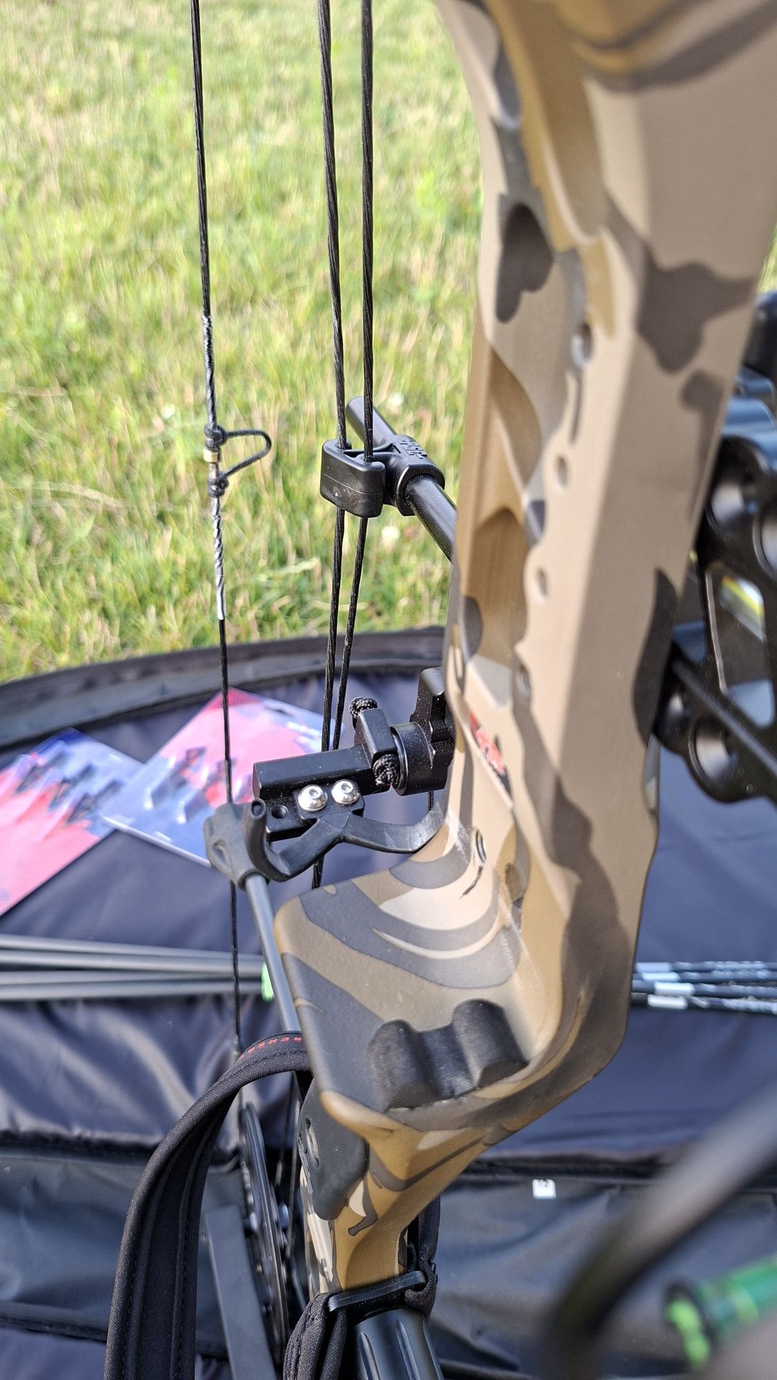 Łuk bloczkowy myśliwski PSE Stinger ATK Pro LH camo - zestaw