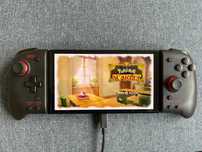 Nintendo Switch V2 desbloqueada com grip hori e acessorios